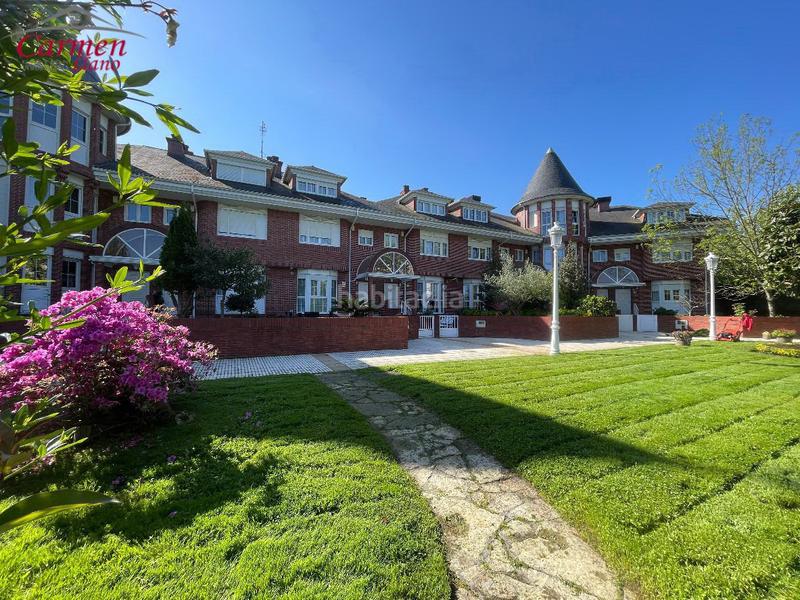 Foto fda64b20-2029-4061-b8ba-f28d14fd7d92. Casa adossada amb calefacció aparcament piscina a Leioa