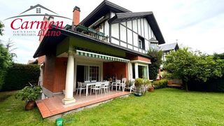 Doppelhaus in Las Arenas. Magnifico chalet bifamiliar ubicado en una zona privilegiada