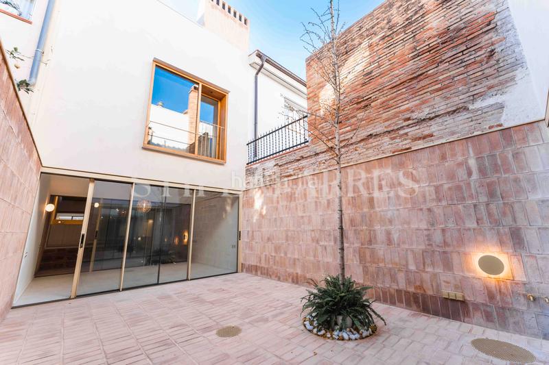 Foto 80245259-ea1d-4459-aa39-74db3e9a84a8. Casa in Centre - Estació Sant Cugat del Vallès