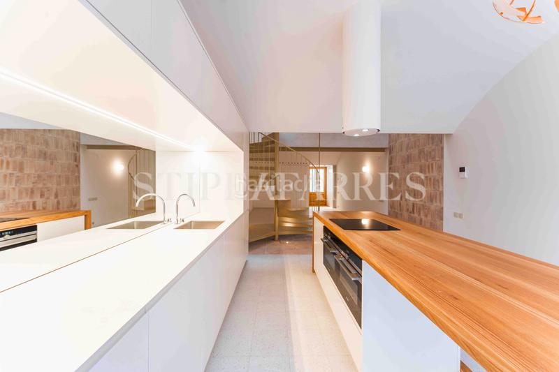 Foto db0f7481-7d04-45c9-a1f0-eb08e5b05ecd. Casa in Centre - Estació Sant Cugat del Vallès