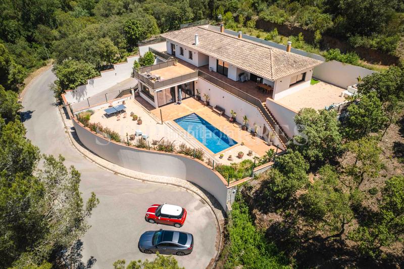 Foto 4254e237-c6fc-4a76-86bd-dbb2cb5fb22c. Xalet amb aparcament piscina a Fornells-Aiguablava Begur