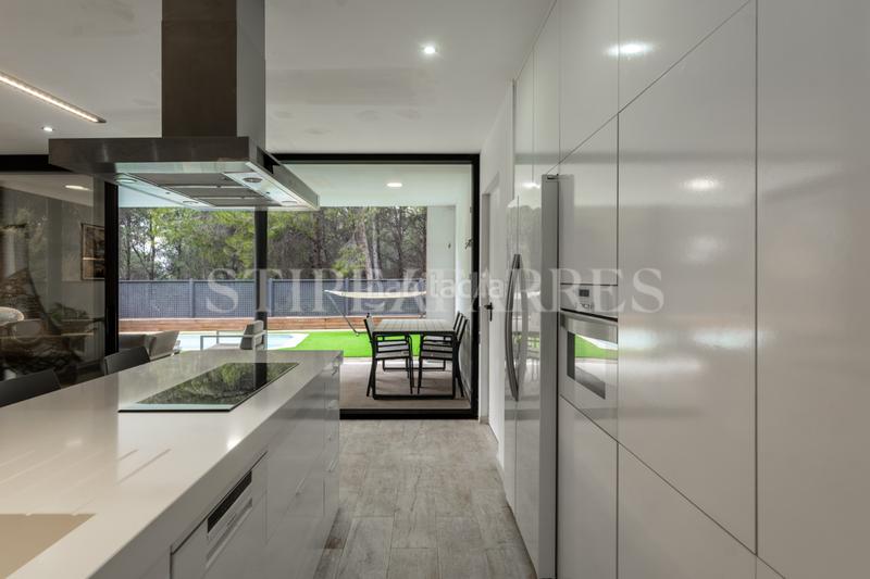 Foto 24c9a0ee-a48f-4bc2-a90a-6650877f1499. Casa amb calefacció aparcament piscina a Papiol (El)