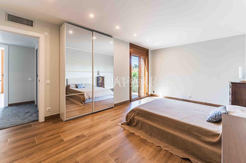 Foto b7d740b2-f638-474d-adf3-04e174c0d18c. Chalet con camino riscaldamento parcheggio piscina in Salou