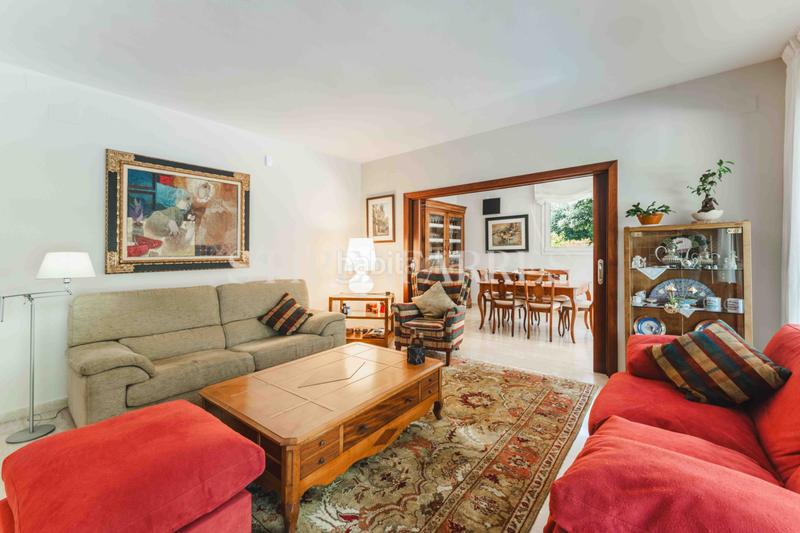 Foto 3af01e55-69e2-4be3-a9d5-8779d31db89b. Casa amb xemeneia calefacció aparcament piscina a Barcelona