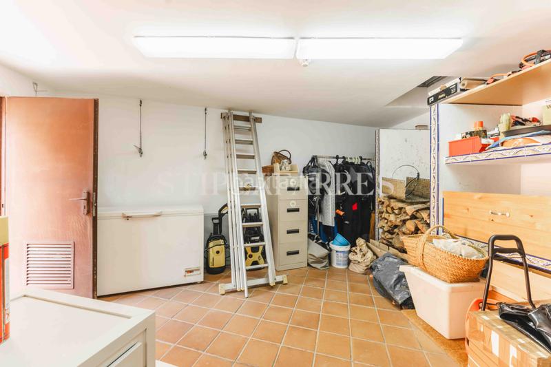 Foto 3c9c45a1-b720-44ee-9292-84c59494021c. Casa amb xemeneia calefacció aparcament piscina a Barcelona