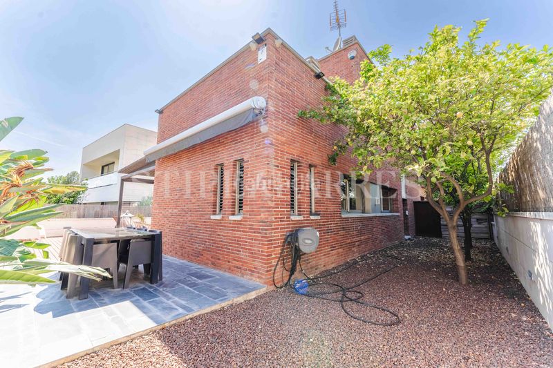 Foto b292dd71-4f7c-451f-a91e-f5734ac8ba86. Affitto casa con riscaldamento parcheggio piscina in Papiol (El)