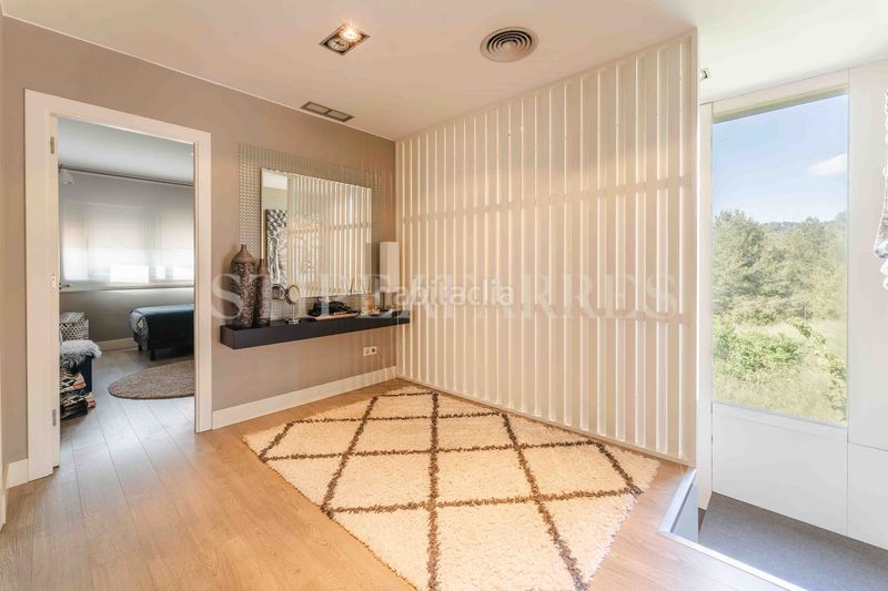 Foto d7f1b71c-22bb-4522-9ee7-87aab60194db. Affitto casa con riscaldamento parcheggio piscina in Papiol (El)