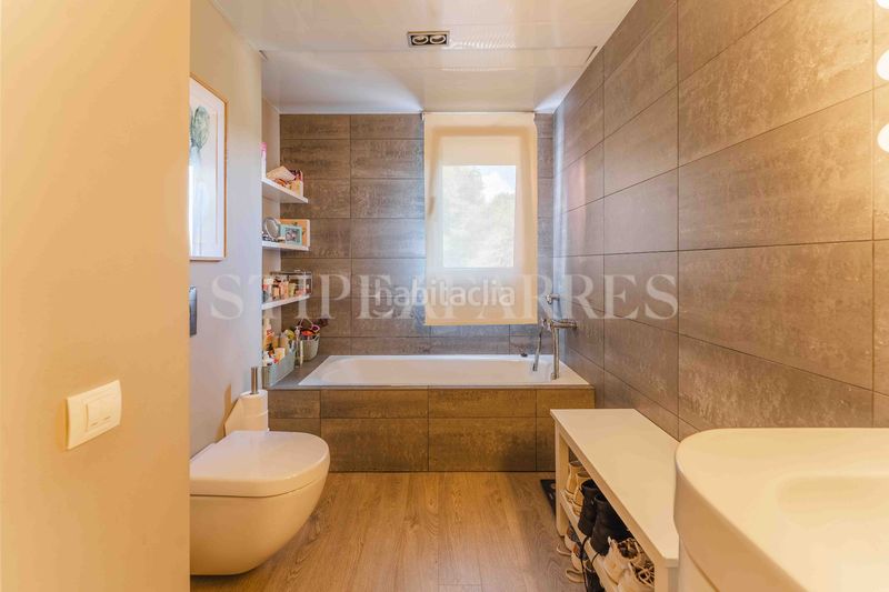 Foto 5f733058-e1f6-4374-989f-40979cc13c87. Location maison avec chauffage parking piscine dans Papiol (El)