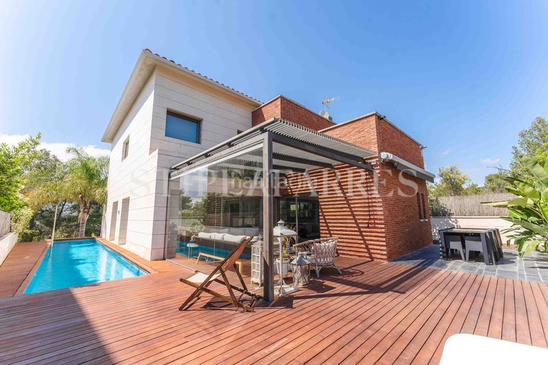 Foto 8a2517f3-073b-4d21-8740-b308d78b5a41. Location maison avec chauffage parking piscine dans Papiol (El)