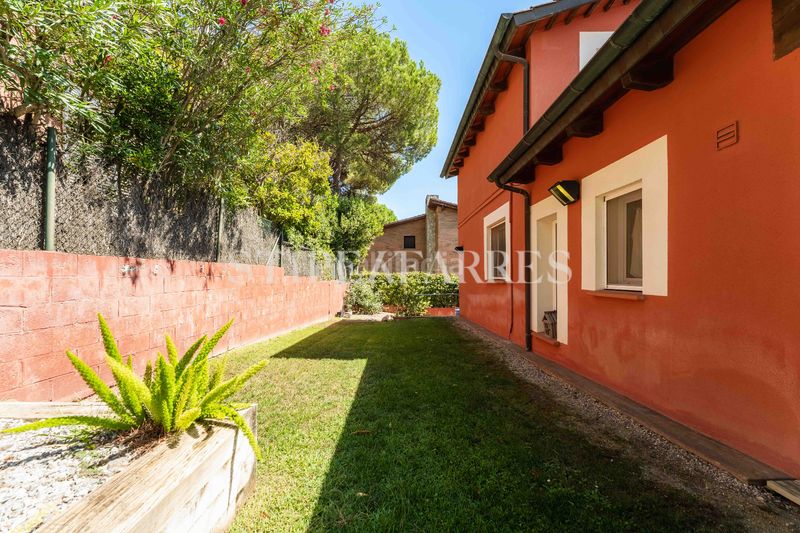 Foto 008fe8c6-a49d-4ff5-b1e3-feec55838489. Casa amb calefacció aparcament piscina a La Salut Barcelona