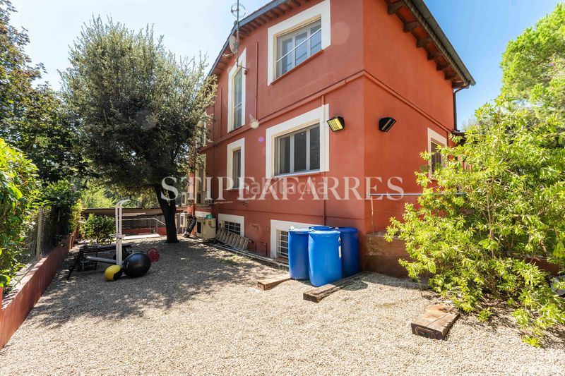 Foto 2d4b0112-2c55-49a3-b701-8daf473d7441. Casa amb calefacció aparcament piscina a La Salut Barcelona