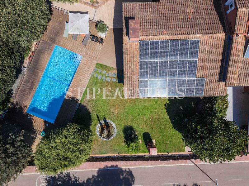 Foto 4773f28e-4488-44d0-808e-3383ab441b29. Casa amb calefacció aparcament piscina a La Salut Barcelona