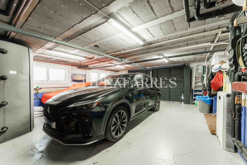 Foto 77d91630-6831-4573-947c-b5a6a8052cdc. Casa amb calefacció aparcament piscina a La Salut Barcelona