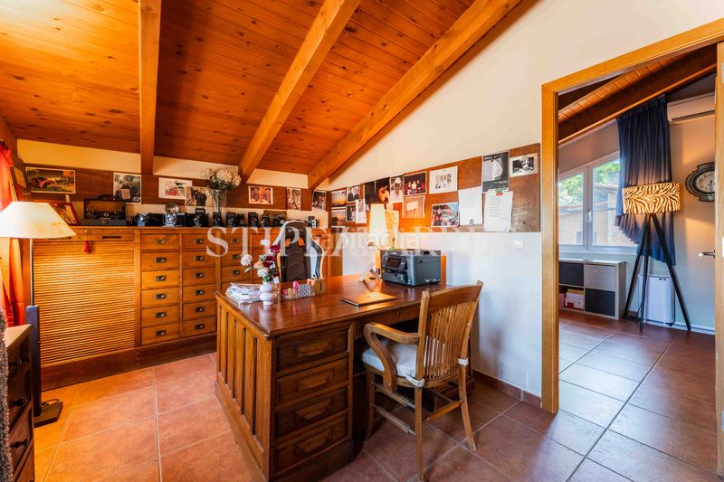 Foto ae4fb0e0-6869-4116-ab9a-66d4a4a6b4d1. Casa amb calefacció aparcament piscina a La Salut Barcelona