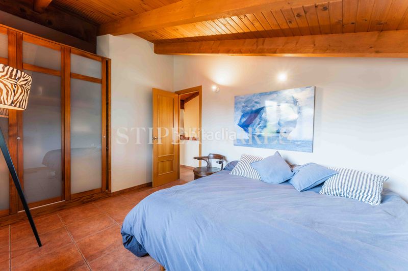 Foto bd001f56-7057-4fd9-af2e-1e44acd3e0ba. Casa amb calefacció aparcament piscina a La Salut Barcelona