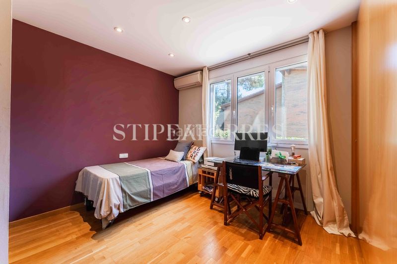 Foto e3d1c03c-fef7-4885-aa7b-eb6785cfa524. Casa amb calefacció aparcament piscina a La Salut Barcelona