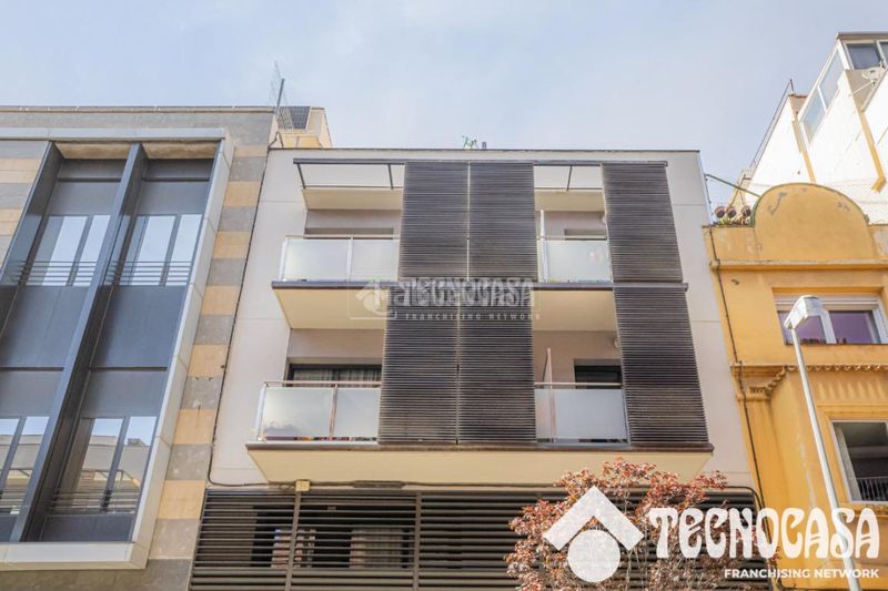 Foto 29c9d4e8-6409-48dd-8c86-a5b9f6ee3ea7. Pis amb calefacció aparcament a Baix Guinardó Barcelona