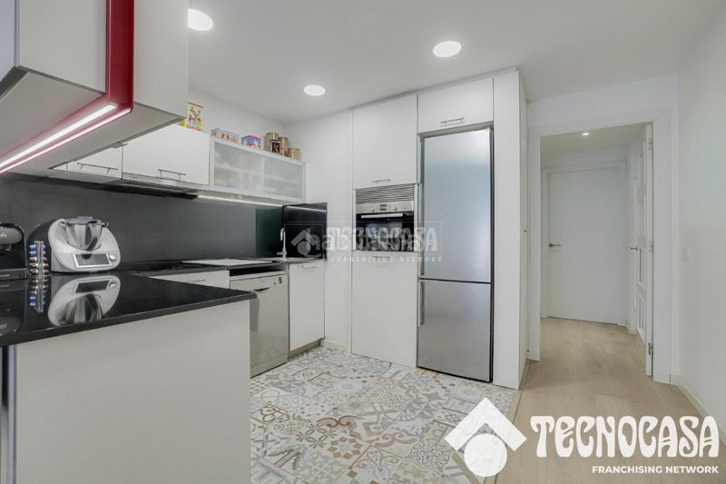 Foto 4c58029c-5610-4e94-bcc1-f8896aa1c8a3. Pis amb calefacció aparcament a Baix Guinardó Barcelona