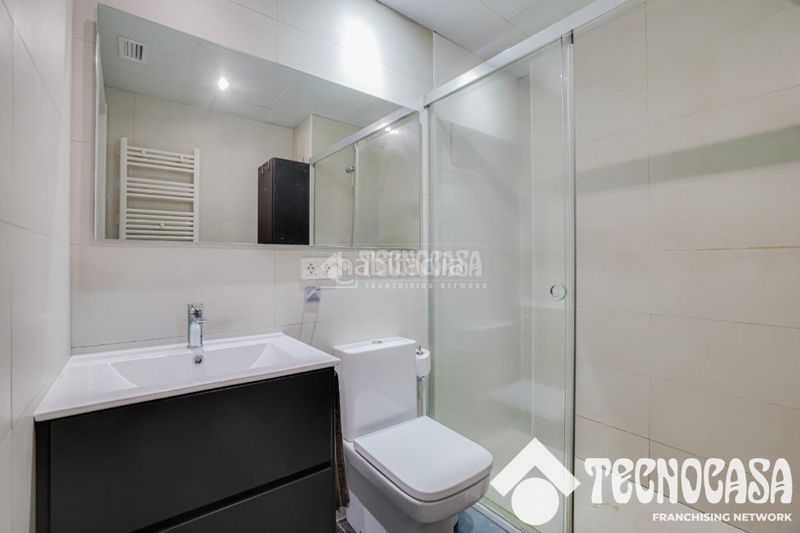 Foto 4cb5d417-ddcb-4191-838b-5a6095e2a31d. Pis amb calefacció aparcament a Baix Guinardó Barcelona