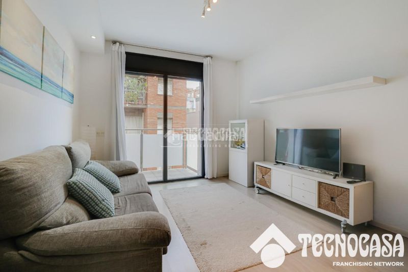 Foto 6f8ca8e5-bbd5-4cc9-8627-ecc15b053b3c. Pis amb calefacció aparcament a Baix Guinardó Barcelona