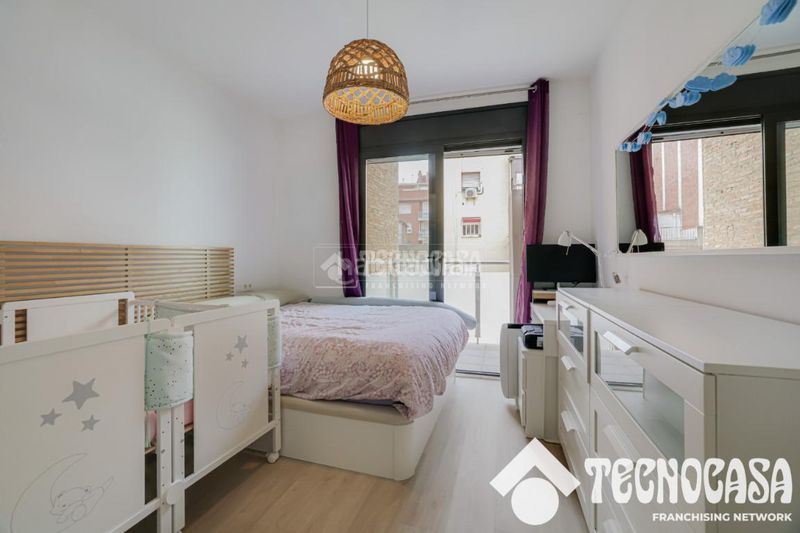 Foto 72472ecf-c007-407b-b8c7-38f33df77b8e. Pis amb calefacció aparcament a Baix Guinardó Barcelona