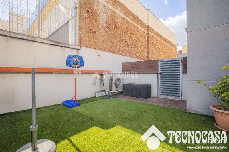 Foto 87af807e-a04d-4883-80dc-d7710df479b2. Pis amb calefacció aparcament a Baix Guinardó Barcelona