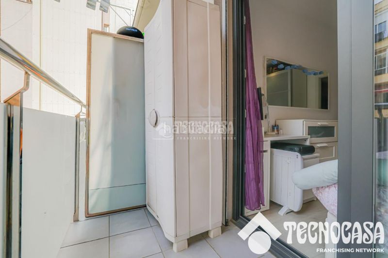 Foto a6a7eb48-8c83-49d7-b74f-80c564f35e35. Pis amb calefacció aparcament a Baix Guinardó Barcelona