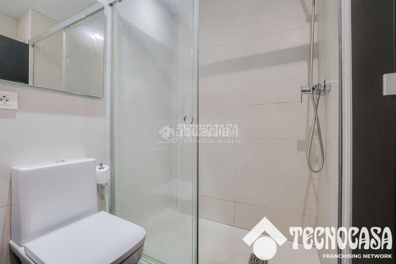 Foto c975c5a8-ce7e-42db-a033-075e1e3f0ed0. Pis amb calefacció aparcament a Baix Guinardó Barcelona