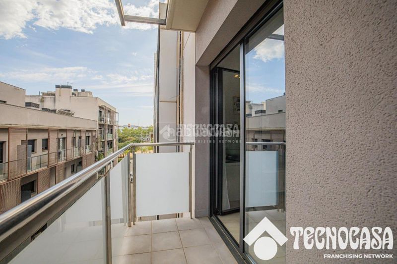 Foto d80f696b-b419-41da-9c49-a0442956b781. Pis amb calefacció aparcament a Baix Guinardó Barcelona