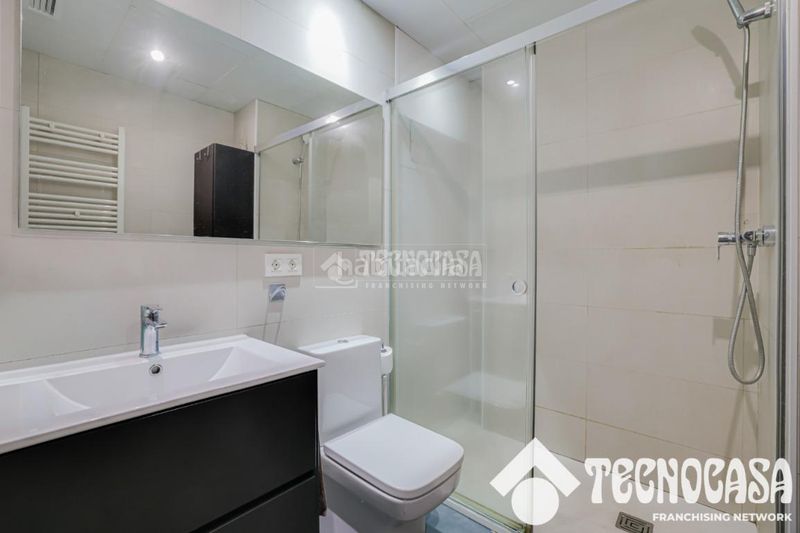 Foto e081c253-fee7-404b-a353-59fd641a4982. Pis amb calefacció aparcament a Baix Guinardó Barcelona