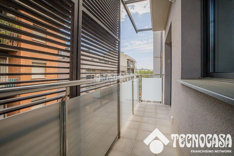 Foto ee160d83-0a21-4bcb-bf2c-aefe0244f67b. Pis amb calefacció aparcament a Baix Guinardó Barcelona