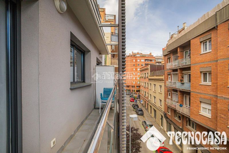 Foto f087a309-449e-483c-b84a-21095a265c39. Pis amb calefacció aparcament a Baix Guinardó Barcelona