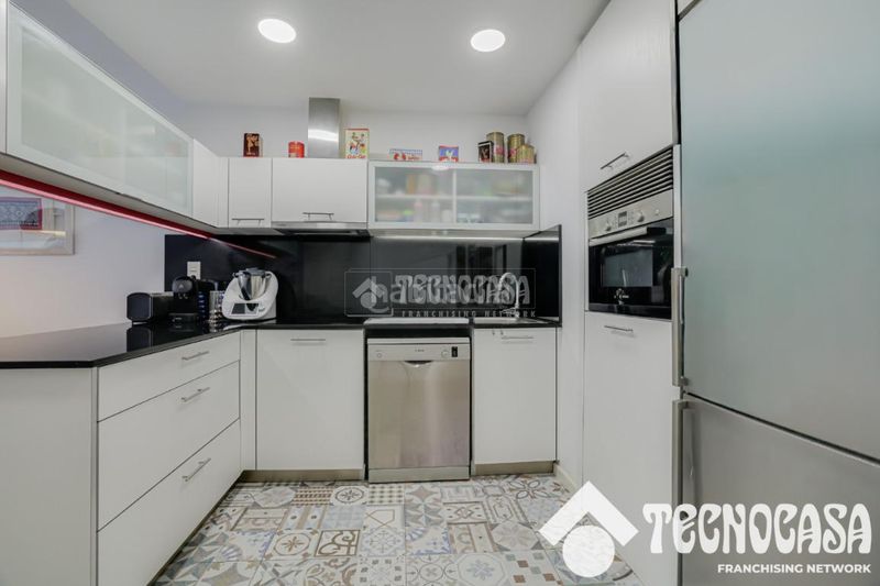 Foto fd0e66eb-2848-40a7-a416-f7a9a688ff83. Pis amb calefacció aparcament a Baix Guinardó Barcelona