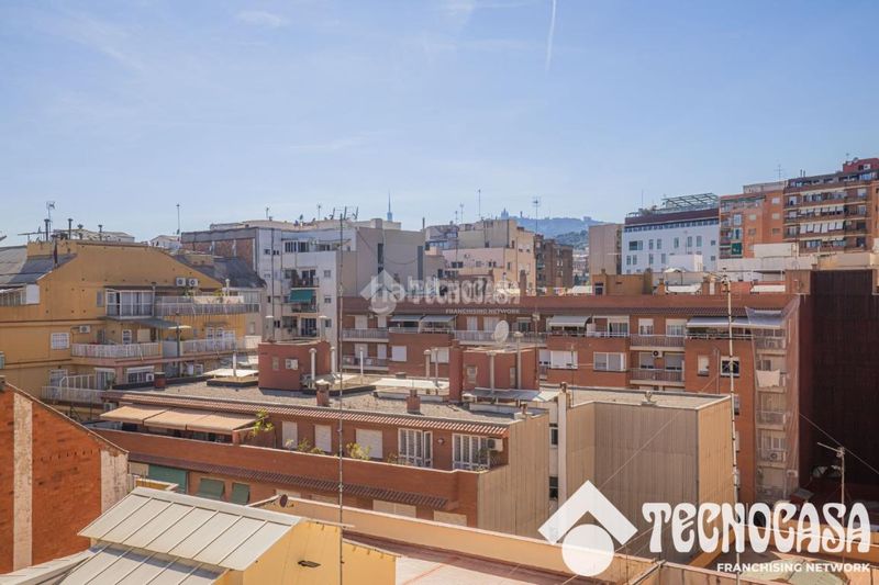 Foto bfb42b30-b059-46be-8fbb-4f3ae59ee431. Àtic a Baix Guinardó Barcelona