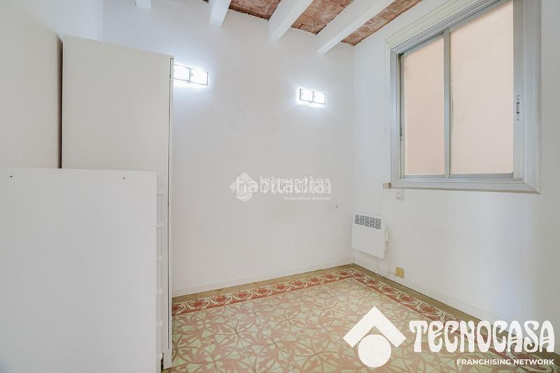 Foto fa8d23e2-e1d1-466a-b300-b61832912ff7. Pis a Baix Guinardó Barcelona