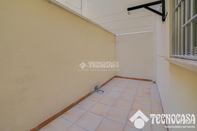 Foto 5e2f67c4-4e74-4bdf-891c-e8859fbf499e. Dúplex piso en venta en Baix Guinardó Barcelona