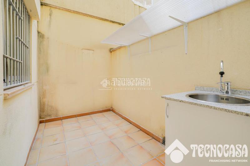 Foto 972d6091-586f-4c4d-bf98-1cd0ff21f3ba. Dúplex piso en venta en Baix Guinardó Barcelona
