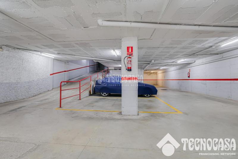 Foto 99d8d012-dfa7-4356-b8eb-7c2439bb30a4. Dúplex piso en venta en Baix Guinardó Barcelona