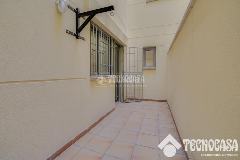 Foto d71c96d9-39d3-476f-b818-b9637d38e988. Dúplex piso en venta en Baix Guinardó Barcelona