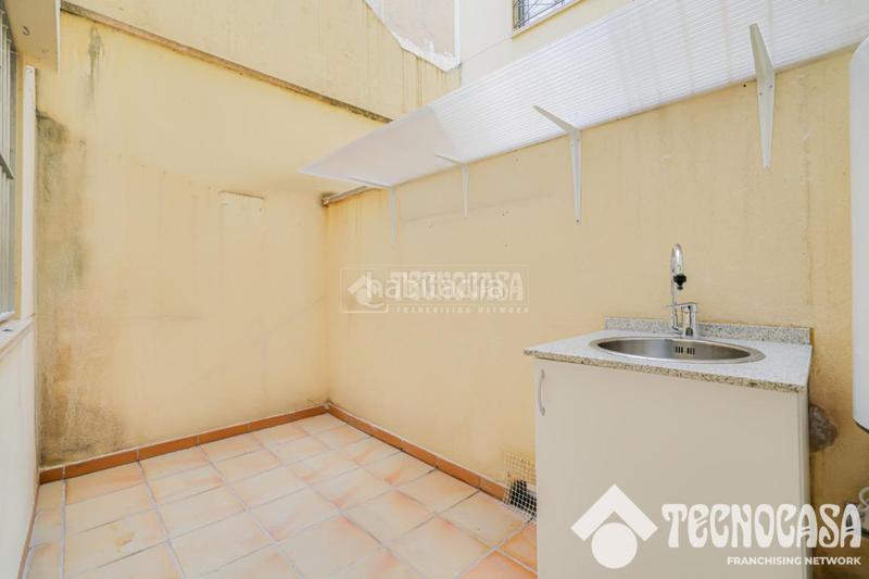 Foto e2bab22e-9cc9-4993-a5ef-2a36c49e6d66. Dúplex piso en venta en Baix Guinardó Barcelona