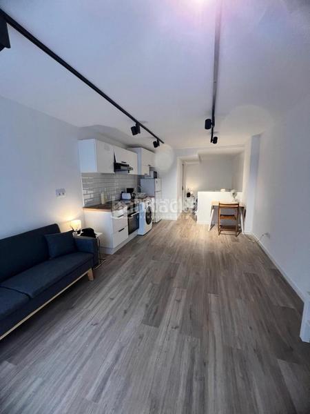 Foto 955743db-9db1-4ec0-90a4-ac4eb03c8a26. Local comercial a Baix Guinardó Barcelona