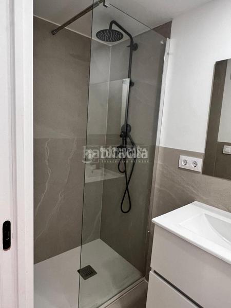 Foto c030edf9-6e32-4fc0-a463-2b0323fac88c. Local comercial a Baix Guinardó Barcelona