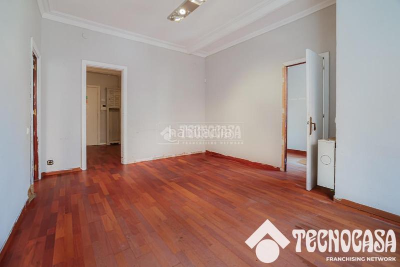 Foto 38bb5466-1d0b-4437-8c2a-3ce230651d69. Piso  en venta en Baix Guinardó Barcelona