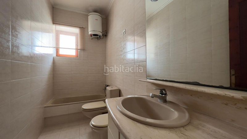 Foto 56d19f4d-030b-4d10-a4c8-6570834c502e. Casa amb aparcament a Alaquàs