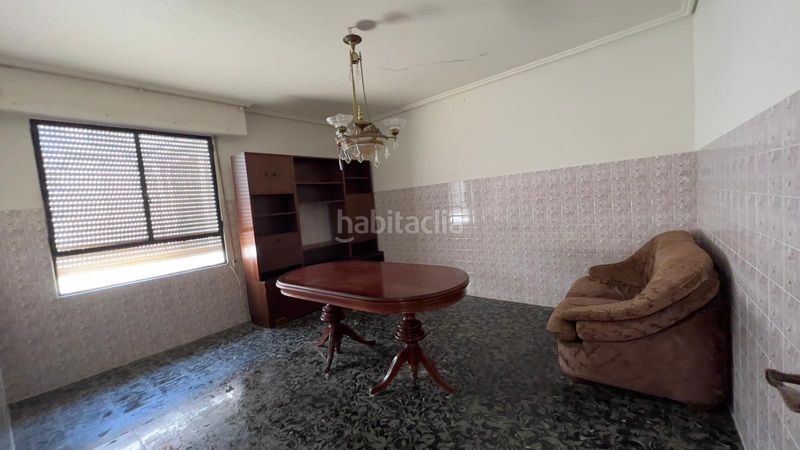 Foto 84f3f9d0-c22d-4147-be0f-59aff0d41e00. Casa amb aparcament a Alaquàs