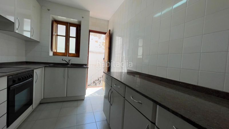 Foto fbcd3b32-b5a8-4571-8a04-dc3409183454. Casa amb aparcament a Alaquàs
