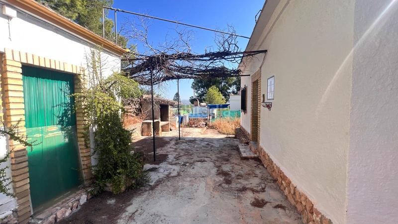 Foto 8a776a09-66a7-4158-af92-1fca3302a7f6. Chalet avec parking dans Sierra Perenchiza-Cumbres de Calicanto-Sto Domingo Chiva