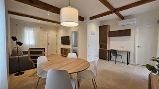 Casa a Alaquàs. Vivienda a estrenar , con licencia de turismo en activo.