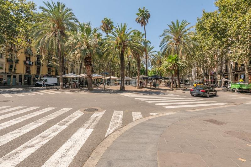 Foto 00d9a813-a0ef-4dc0-b85a-4f59cd87a096. Apartamento piso reformado con ascensor en rambla del Raval en Barcelona