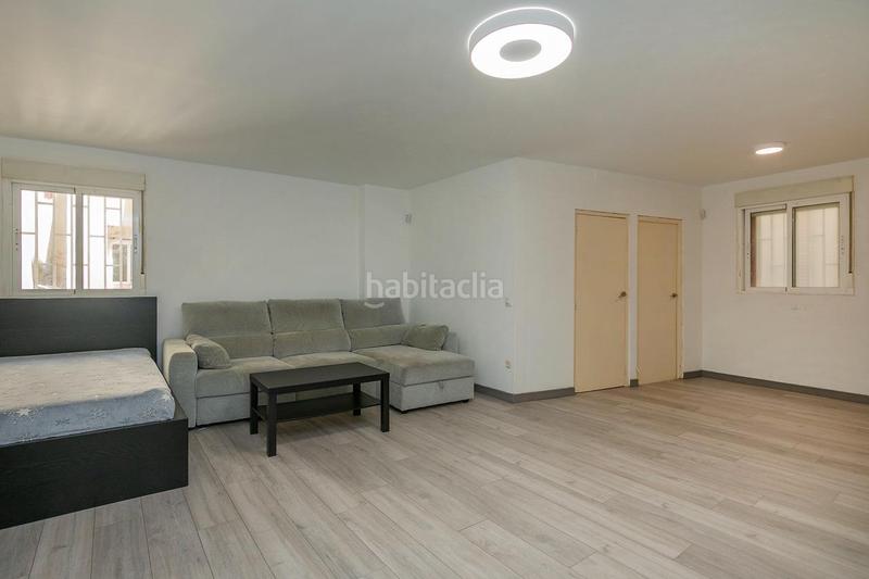 Foto 3bc4573e-e64a-4dbb-8037-08c1eb0850d5. Apartamento piso reformado con ascensor en rambla del Raval en Barcelona